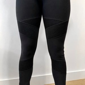 Motto Style Leggings